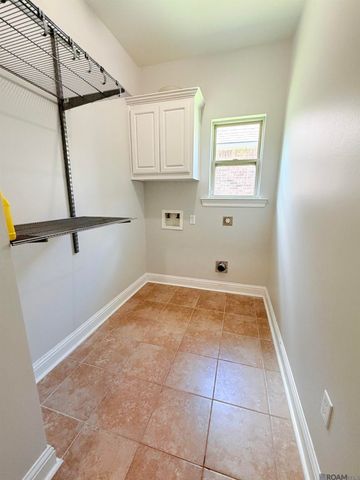 14521 Stonegate Manor Dr, Gonzales, LA 70737