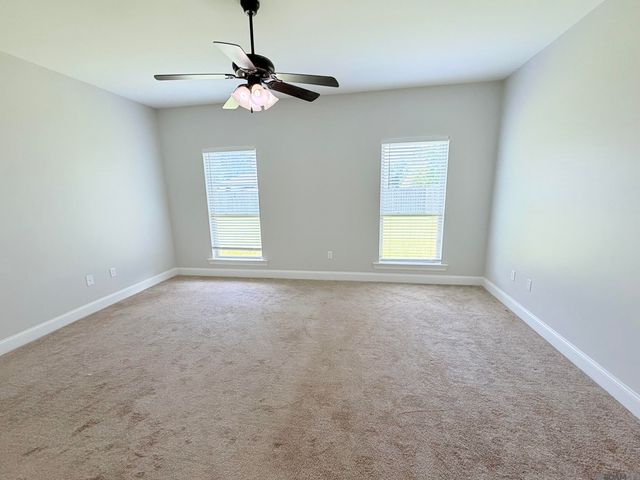 14521 Stonegate Manor Dr, Gonzales, LA 70737