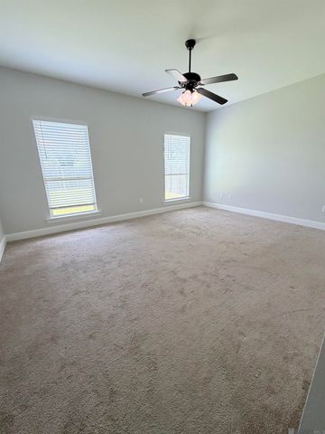 14521 Stonegate Manor Dr, Gonzales, LA 70737