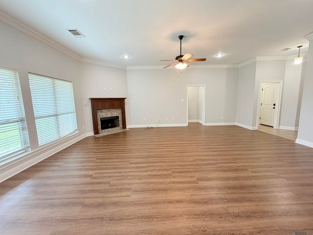 14521 Stonegate Manor Dr, Gonzales, LA 70737
