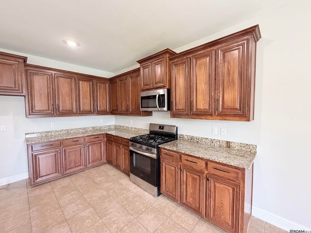 14521 Stonegate Manor Dr, Gonzales, LA 70737
