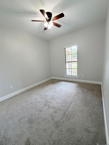 14521 Stonegate Manor Dr, Gonzales, LA 70737