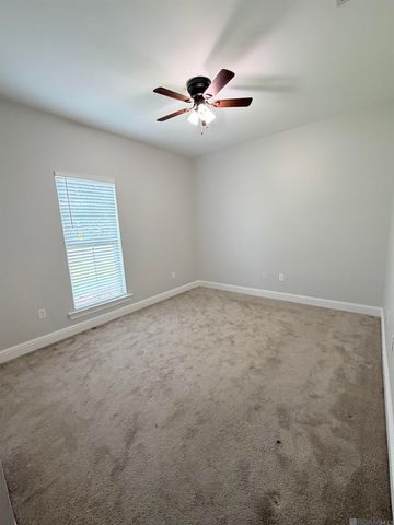 14521 Stonegate Manor Dr, Gonzales, LA 70737