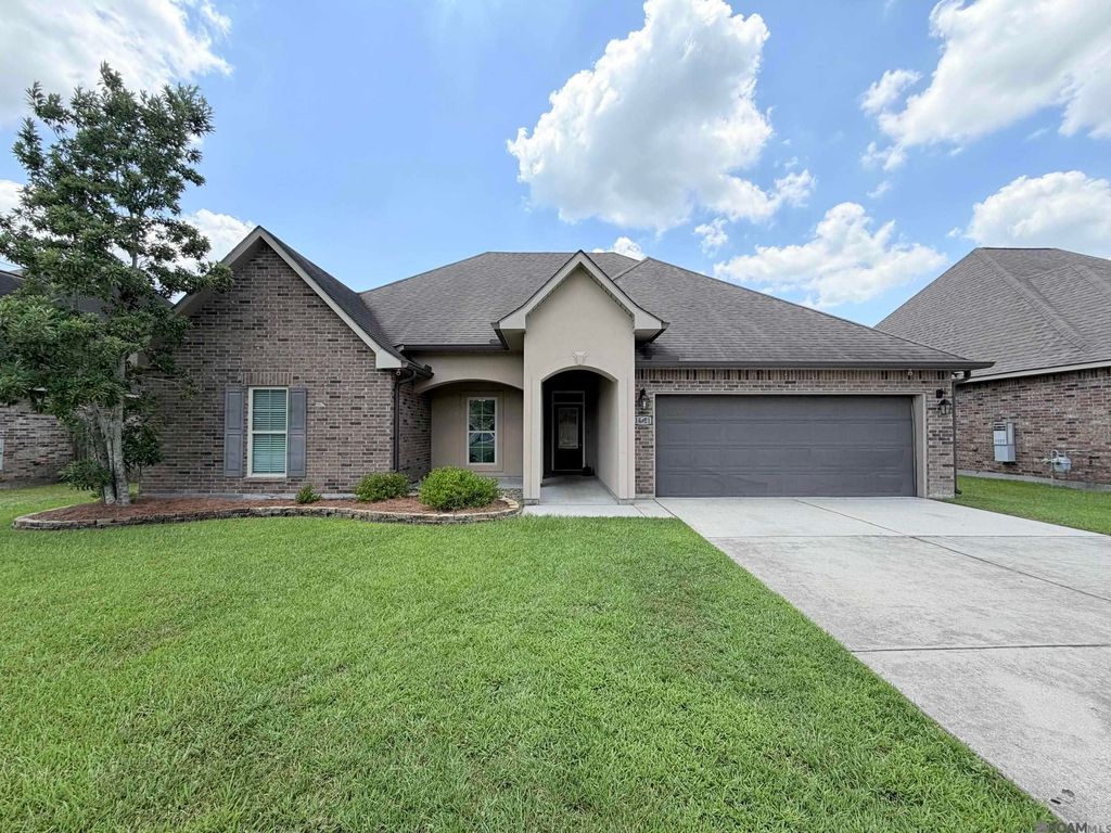 14521 Stonegate Manor Dr, Gonzales, LA 70737