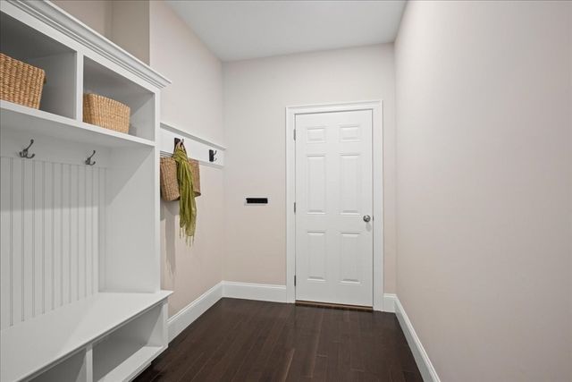 5 N. Pond Way 28, Hopkinton, MA 01748