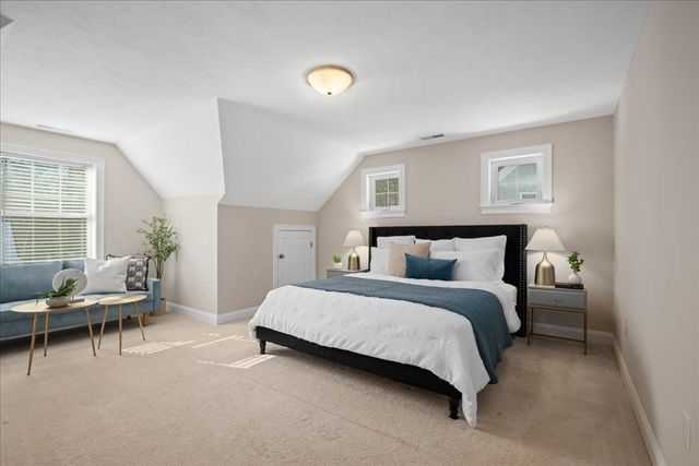 5 N. Pond Way 28, Hopkinton, MA 01748