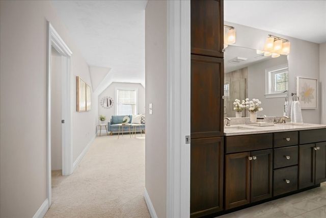 5 N. Pond Way 28, Hopkinton, MA 01748