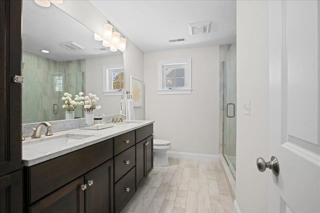 5 N. Pond Way 28, Hopkinton, MA 01748