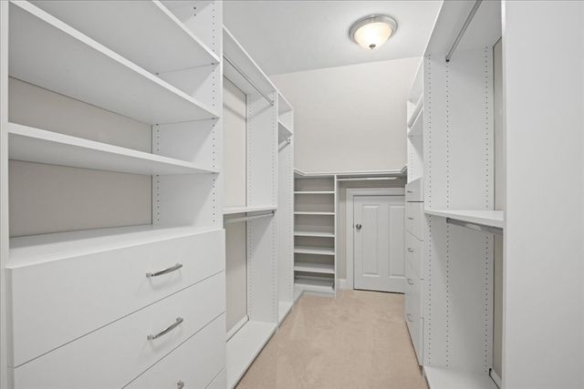 5 N. Pond Way 28, Hopkinton, MA 01748