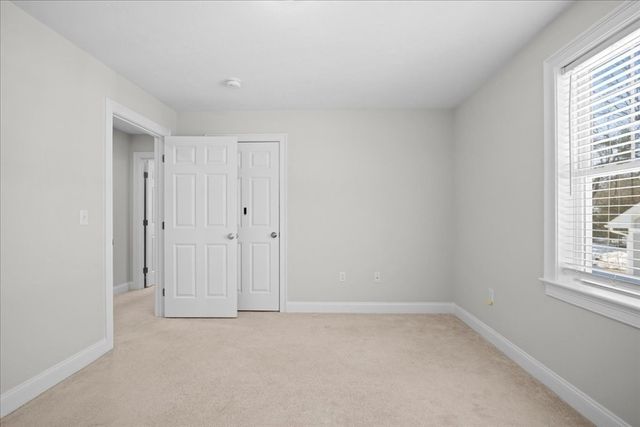 5 N. Pond Way 28, Hopkinton, MA 01748