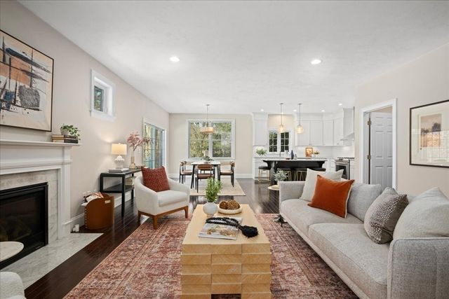 5 N. Pond Way 28, Hopkinton, MA 01748