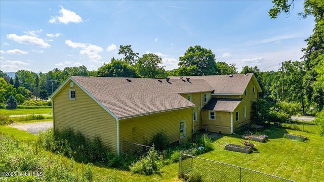 531 McChesney Ave Extension, Brunswick, NY 12180