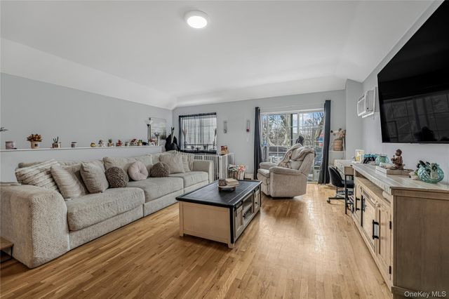 244 Prentiss Avenue, Bronx, NY 10465