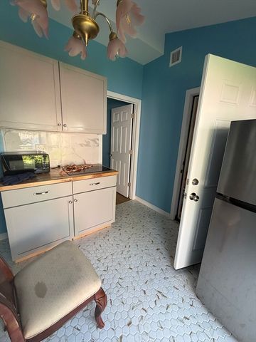25 Ruth Rd C, Brockton, MA 02302