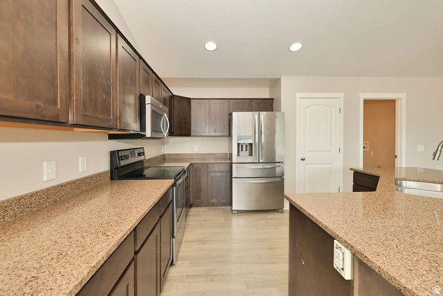 1065 S 1650 E, Clearfield, UT 84015
