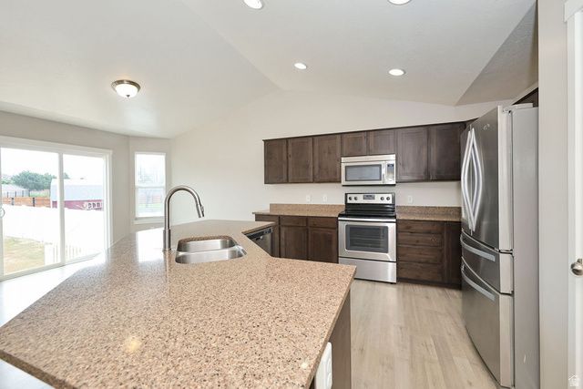1065 S 1650 E, Clearfield, UT 84015
