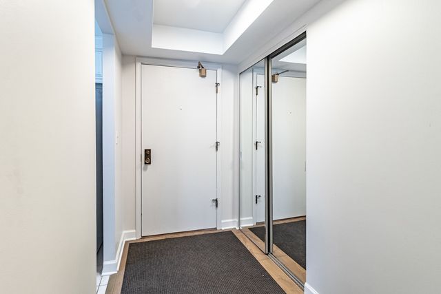 13200 W Heiden Circle 2111, Lake Bluff, IL 60044