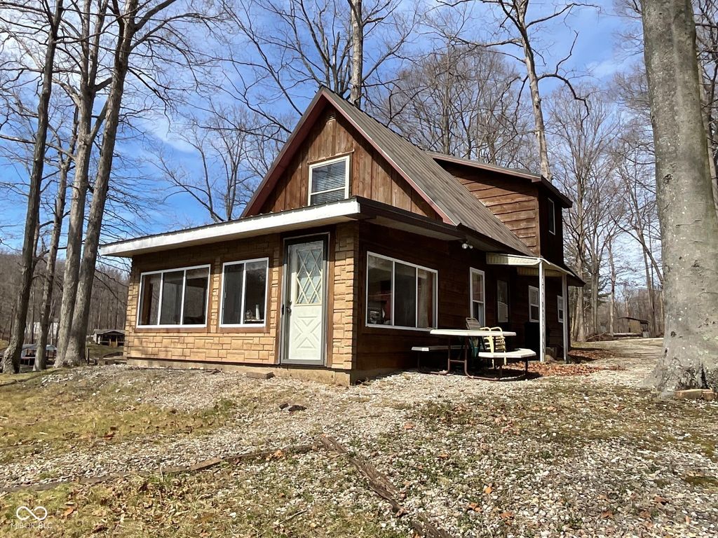 5560 S No Name Lane, Brazil, IN 47834