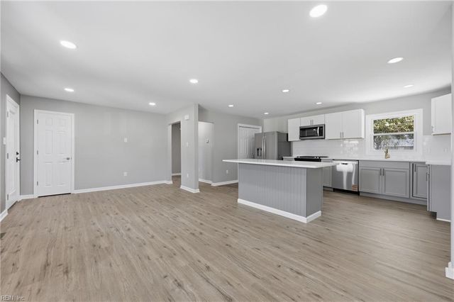3 Beechwood RD, Hampton, VA 23666