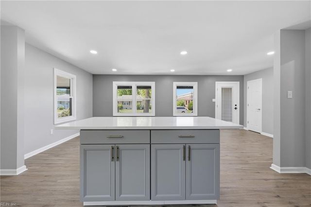 3 Beechwood RD, Hampton, VA 23666