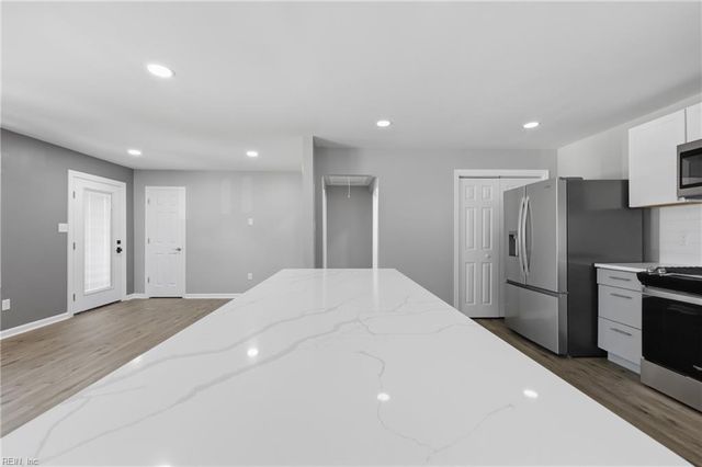 3 Beechwood RD, Hampton, VA 23666