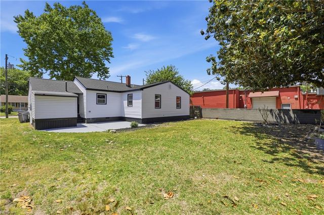 3 Beechwood RD, Hampton, VA 23666