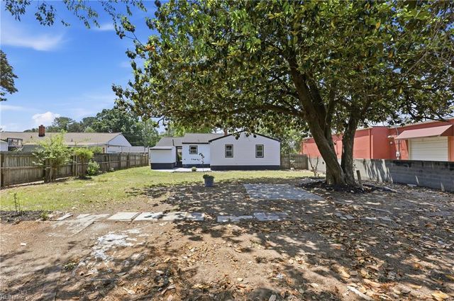 3 Beechwood RD, Hampton, VA 23666
