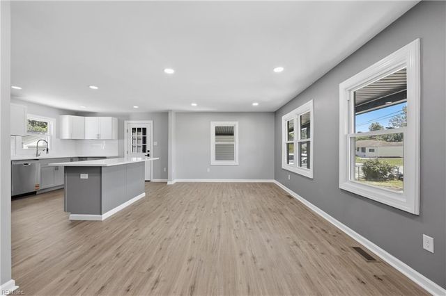 3 Beechwood RD, Hampton, VA 23666
