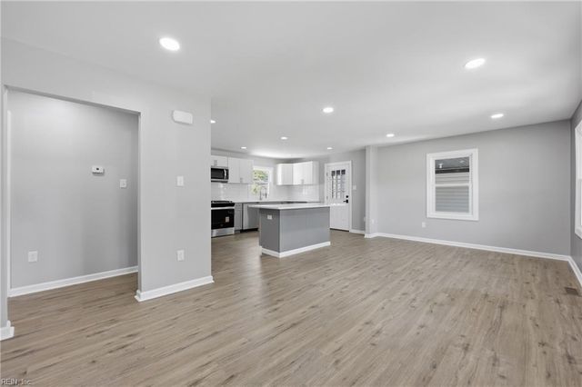 3 Beechwood RD, Hampton, VA 23666