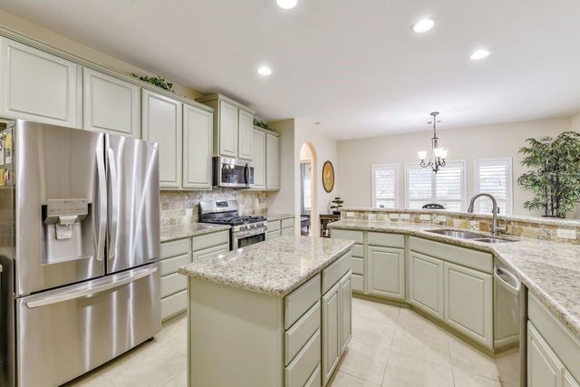 2510 Amy Lee Drive, Conroe, TX 77304