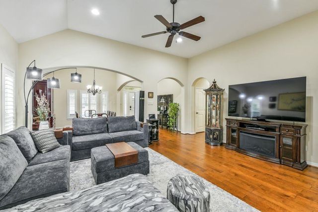 2510 Amy Lee Drive, Conroe, TX 77304