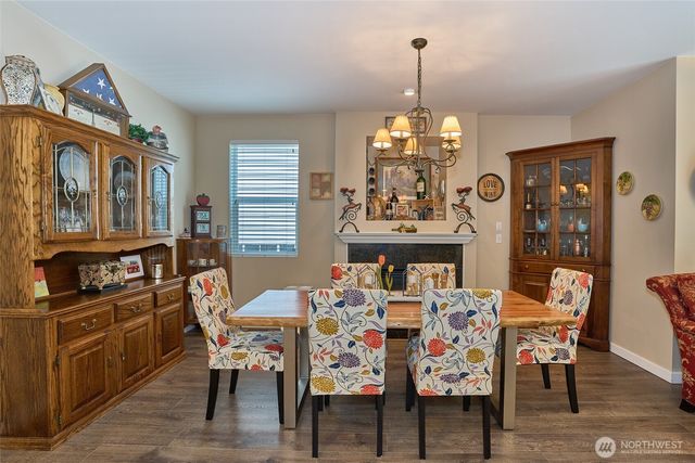 28091 Maple Ridge Way SE, Maple Valley, WA 98038
