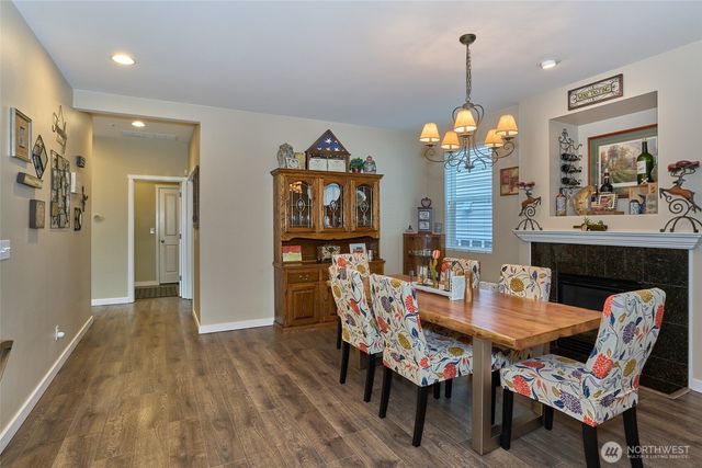 28091 Maple Ridge Way SE, Maple Valley, WA 98038