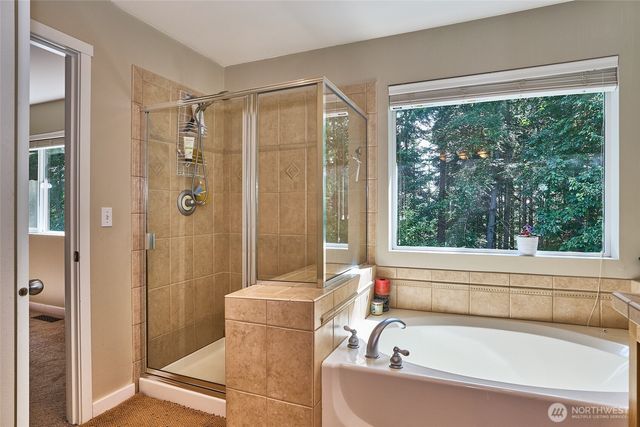 28091 Maple Ridge Way SE, Maple Valley, WA 98038