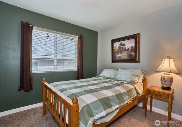 28091 Maple Ridge Way SE, Maple Valley, WA 98038