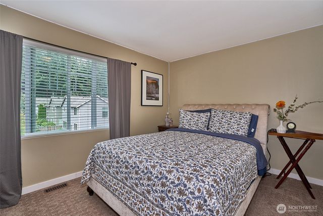 28091 Maple Ridge Way SE, Maple Valley, WA 98038