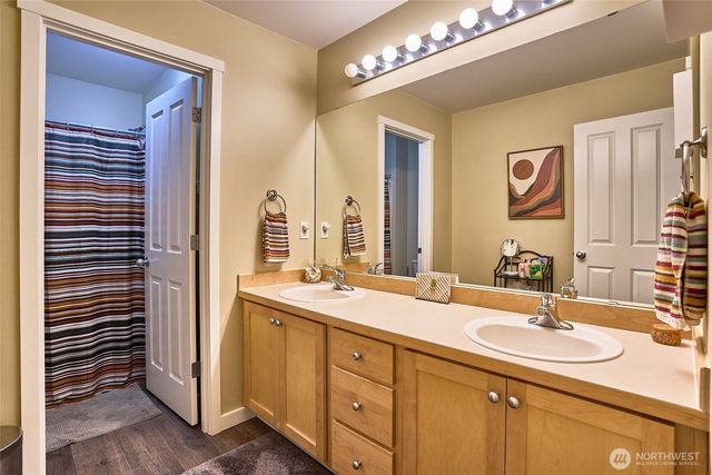 28091 Maple Ridge Way SE, Maple Valley, WA 98038