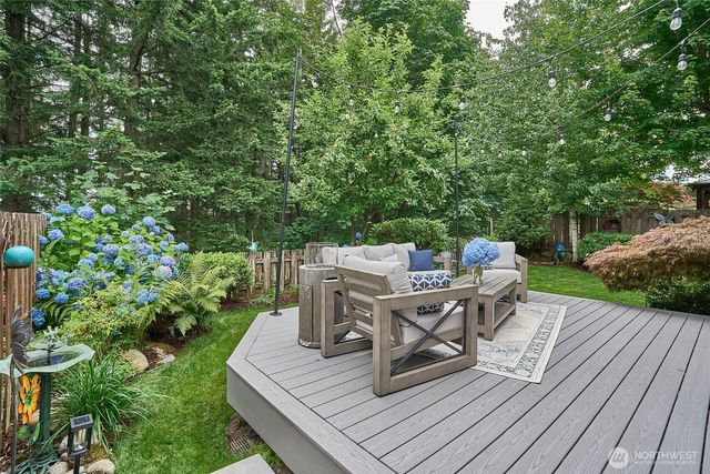 28091 Maple Ridge Way SE, Maple Valley, WA 98038