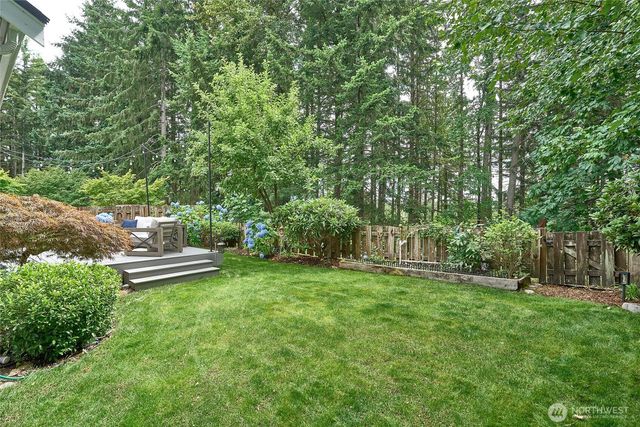 28091 Maple Ridge Way SE, Maple Valley, WA 98038