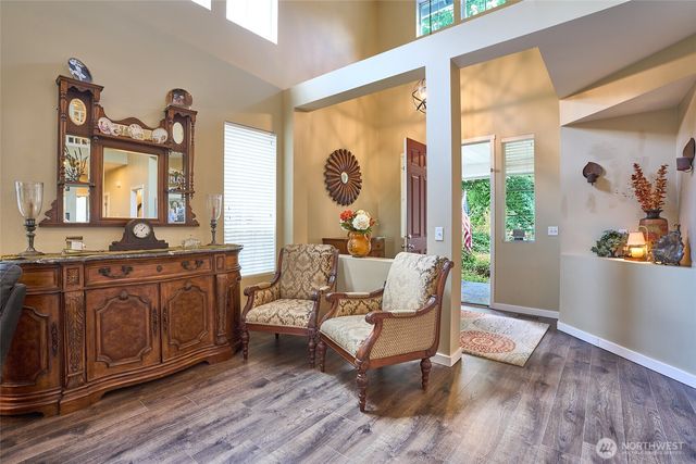 28091 Maple Ridge Way SE, Maple Valley, WA 98038