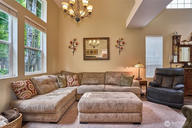 28091 Maple Ridge Way SE, Maple Valley, WA 98038