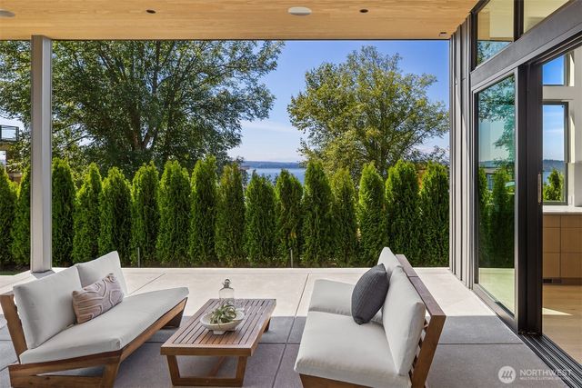 5917 104th Place NE, Kirkland, WA 98033