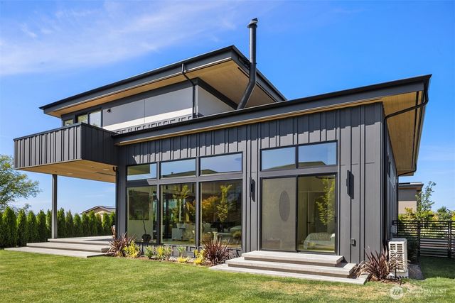 5917 104th Place NE, Kirkland, WA 98033