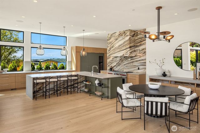 5917 104th Place NE, Kirkland, WA 98033