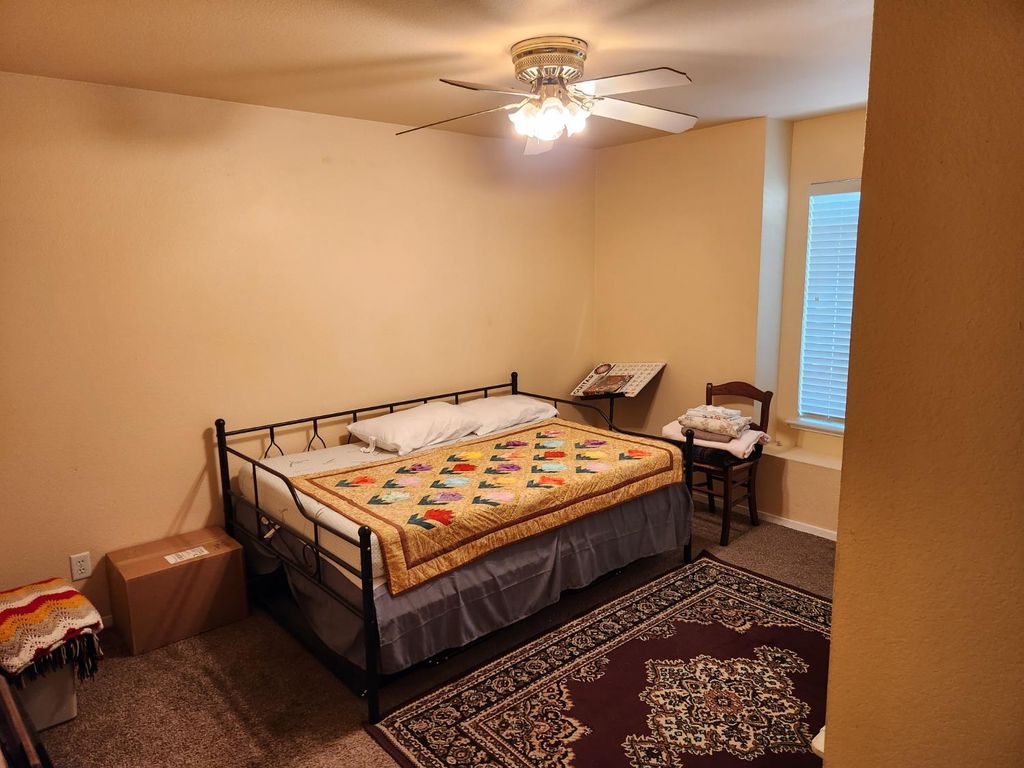 Image 6 of property listing at 6182 N Tracy Avenue, Fresno, CA 93722