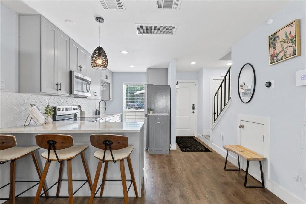 3812 Southway DR 103, Austin, TX 78704