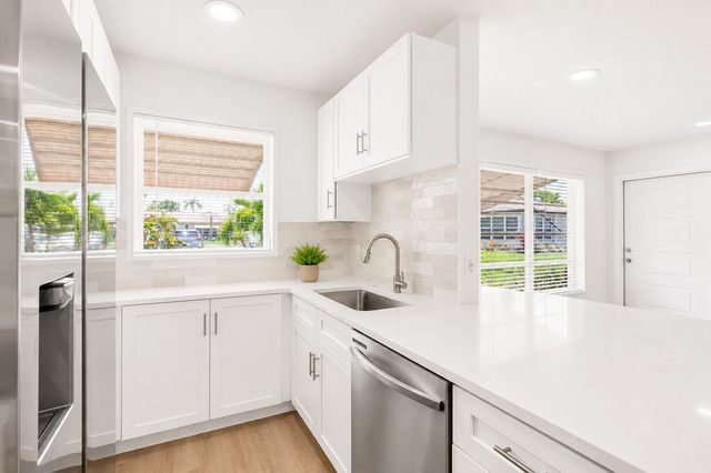 1007 South Drive, Delray Beach, FL 33445