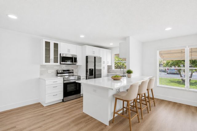 1007 South Drive, Delray Beach, FL 33445