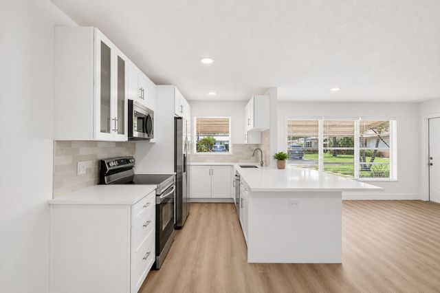 1007 South Drive, Delray Beach, FL 33445