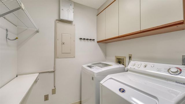 4429 OAKLEY GREENE 6, Sarasota, FL 34235
